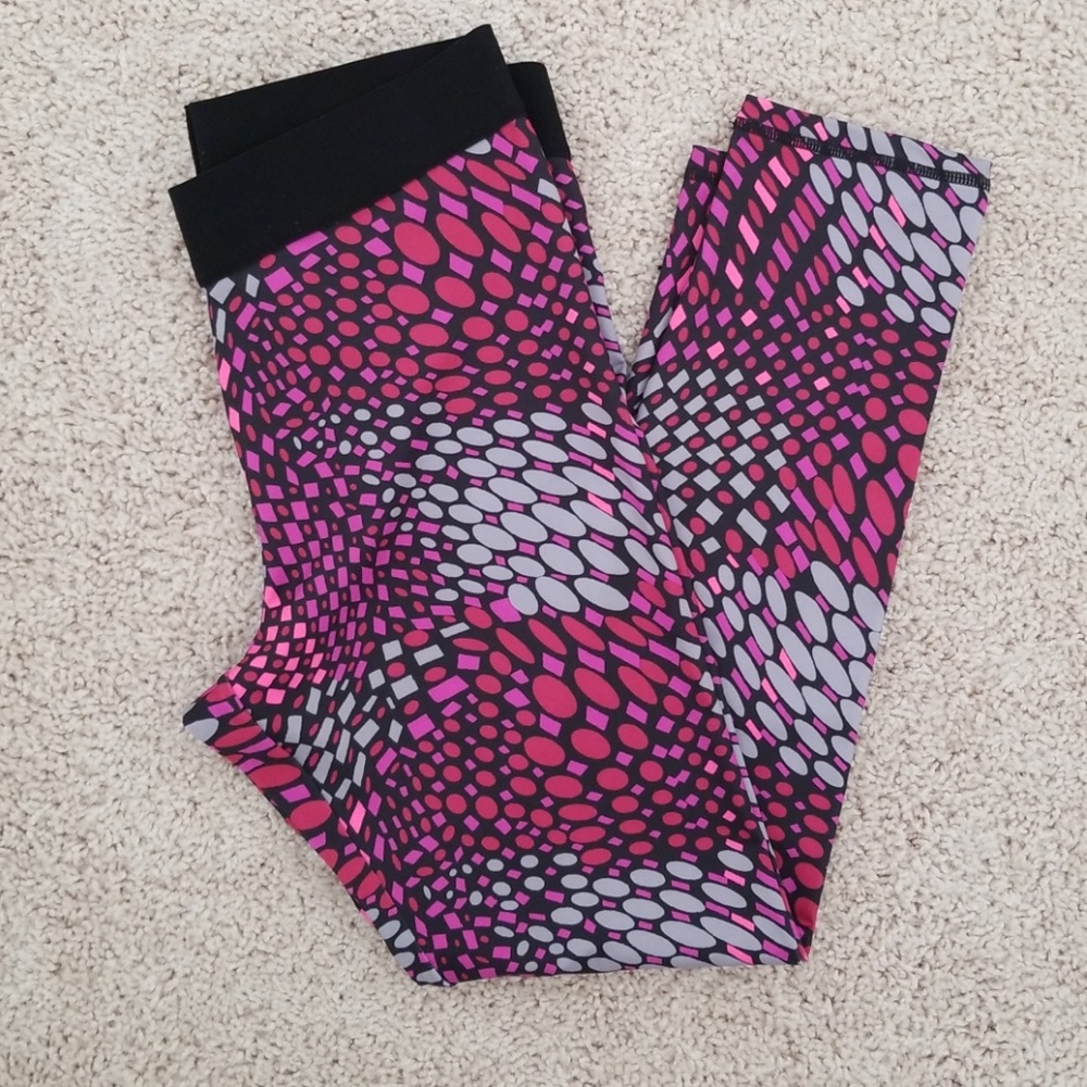 Brand New Hue Waistband Active Capri Tulip Size M - Picture 4 of 5